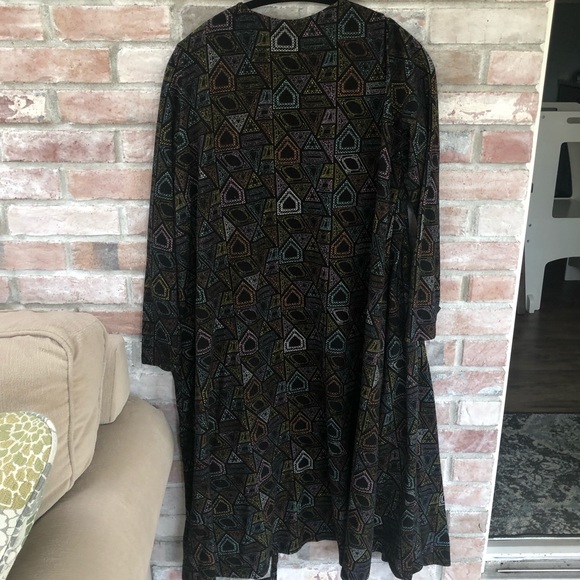 LuLaRoe L Sarah -Black with geometric designs - Picture 2 of 4